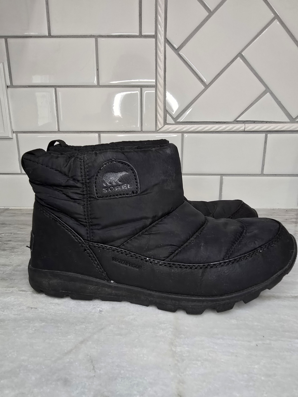Sorel Whitney Short Waterproof Winter Snow Boots Black Women's Size 6.5